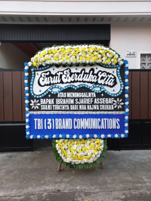 Papan Bunga Duka di Pulau Laut Utara